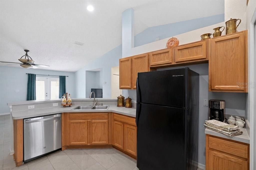 For Sale: $265,000 (3 beds, 2 baths, 1683 Square Feet)