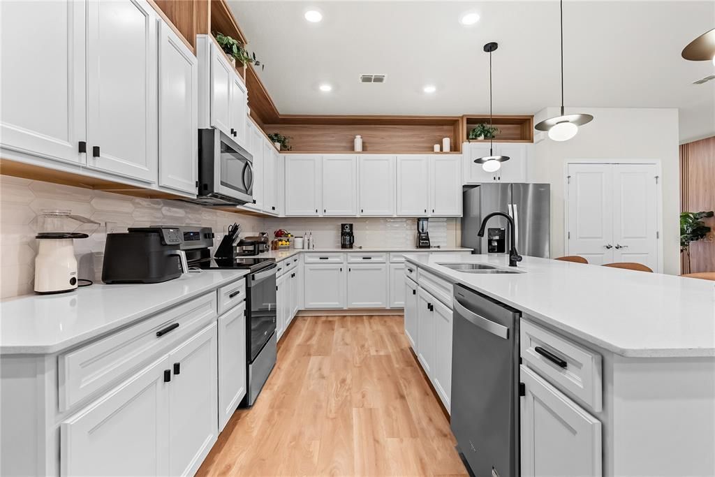 For Sale: $1,500,000 (10 beds, 8 baths, 4376 Square Feet)