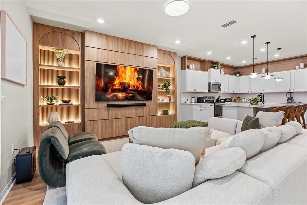 For Sale: $1,500,000 (10 beds, 8 baths, 4376 Square Feet)
