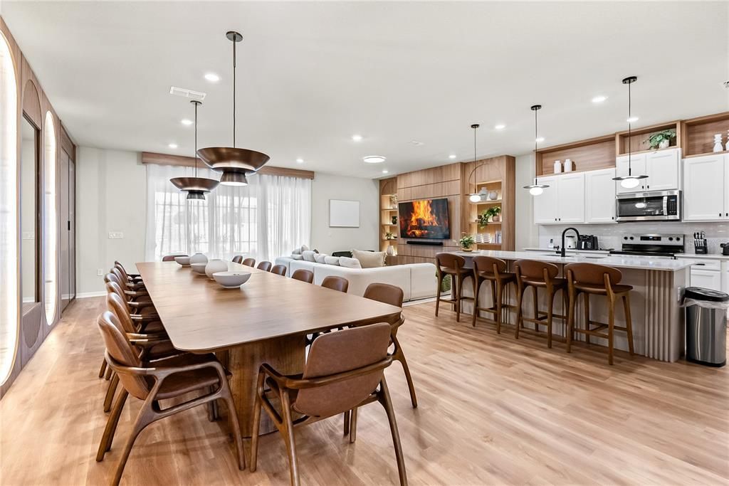 For Sale: $1,500,000 (10 beds, 8 baths, 4376 Square Feet)