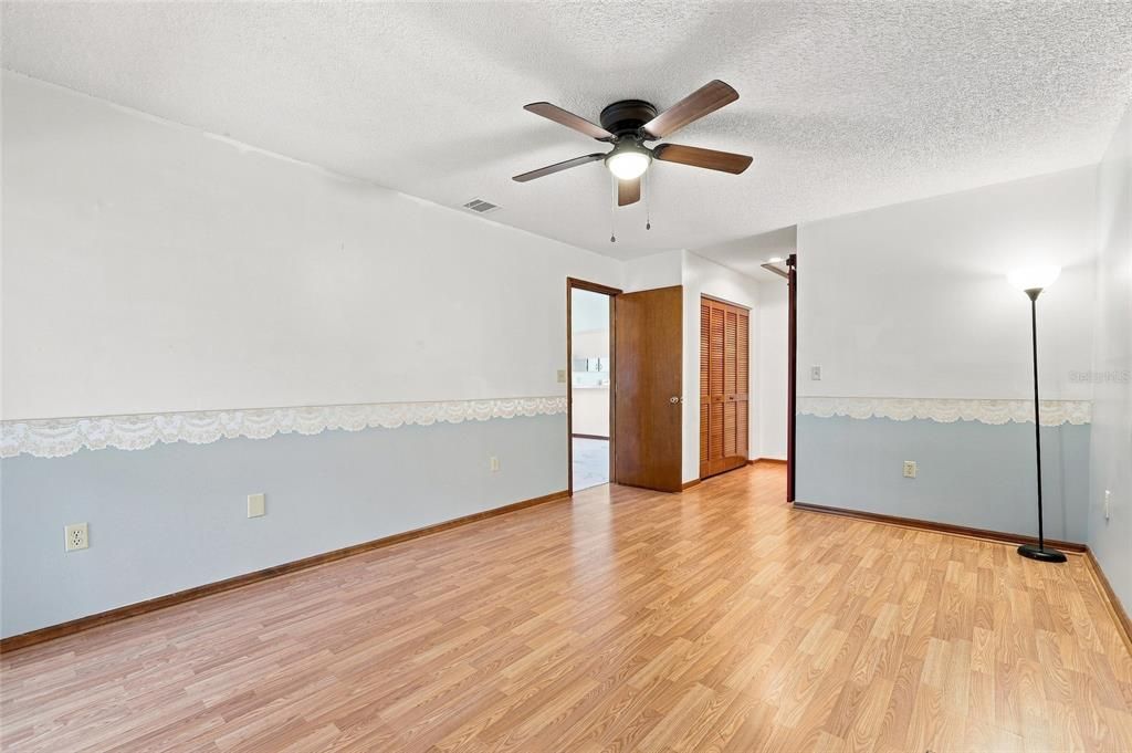 For Sale: $165,000 (2 beds, 2 baths, 1104 Square Feet)