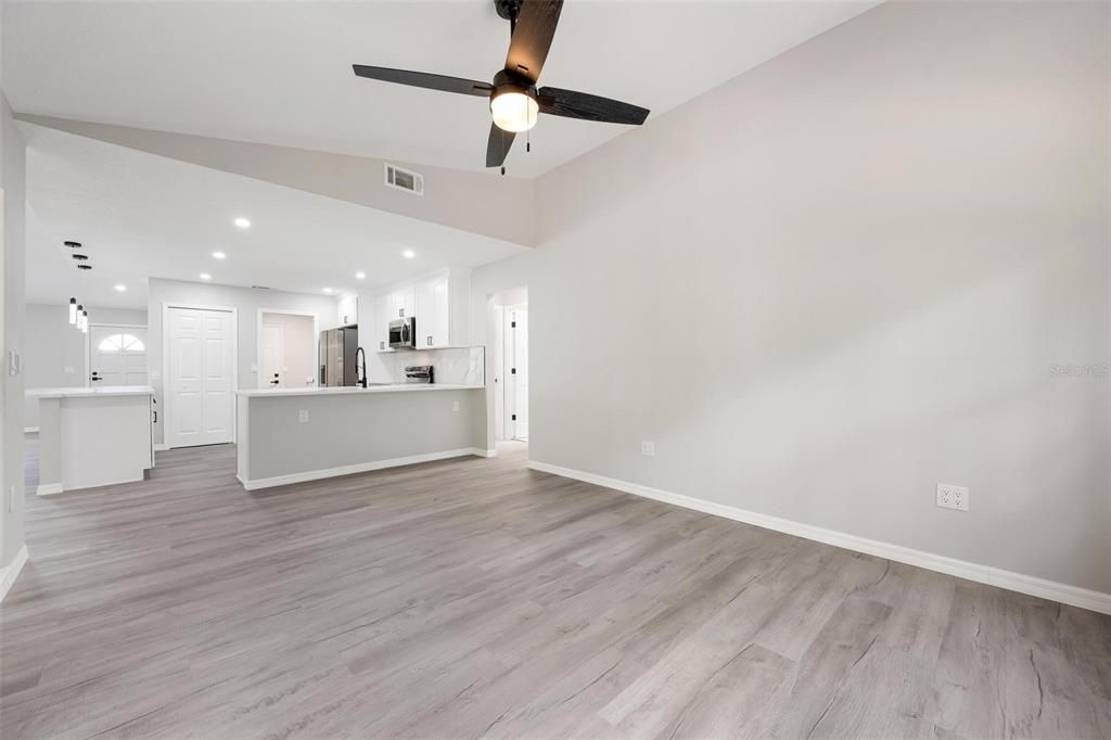 For Sale: $479,900 (3 beds, 2 baths, 1716 Square Feet)