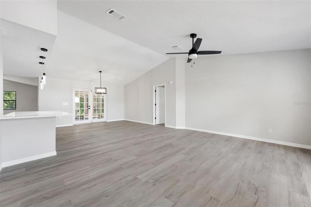 For Sale: $479,900 (3 beds, 2 baths, 1716 Square Feet)