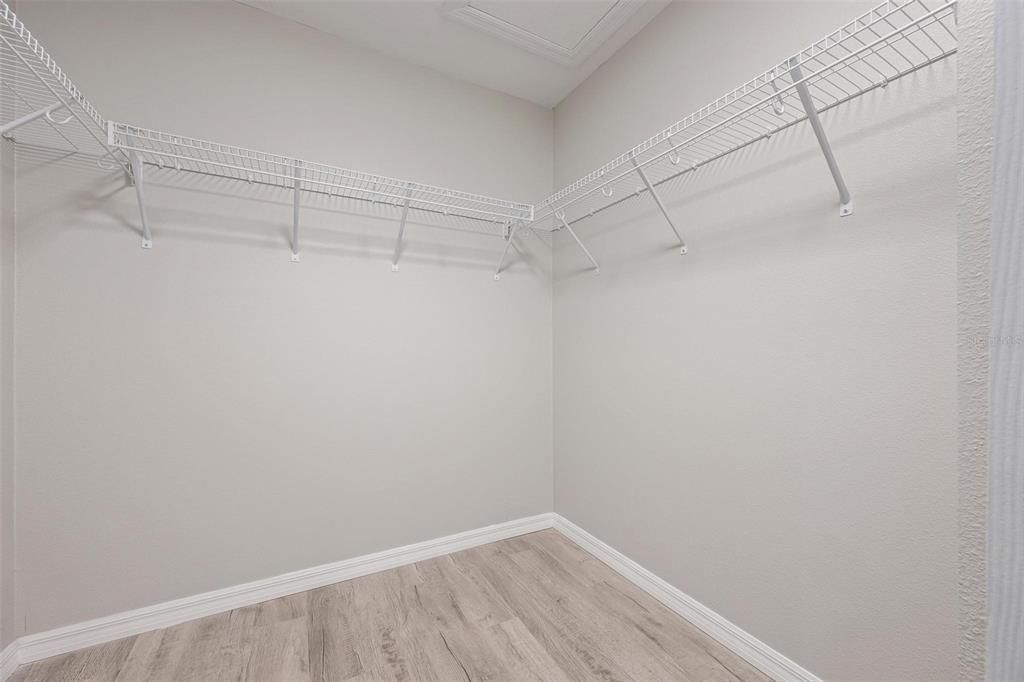 For Sale: $479,900 (3 beds, 2 baths, 1716 Square Feet)