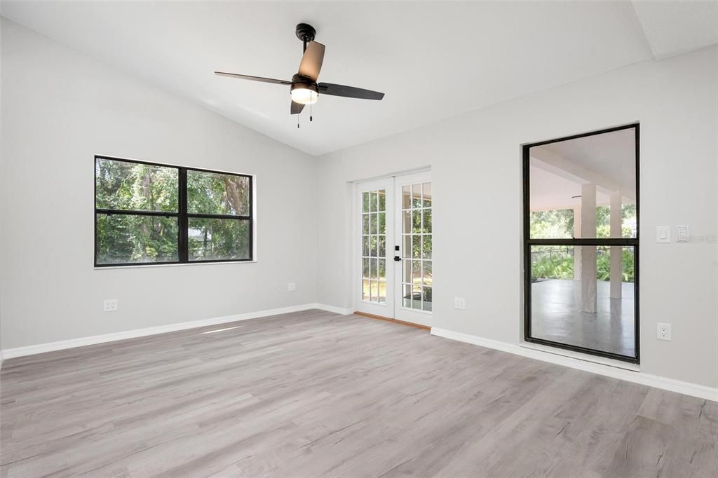 For Sale: $479,900 (3 beds, 2 baths, 1716 Square Feet)