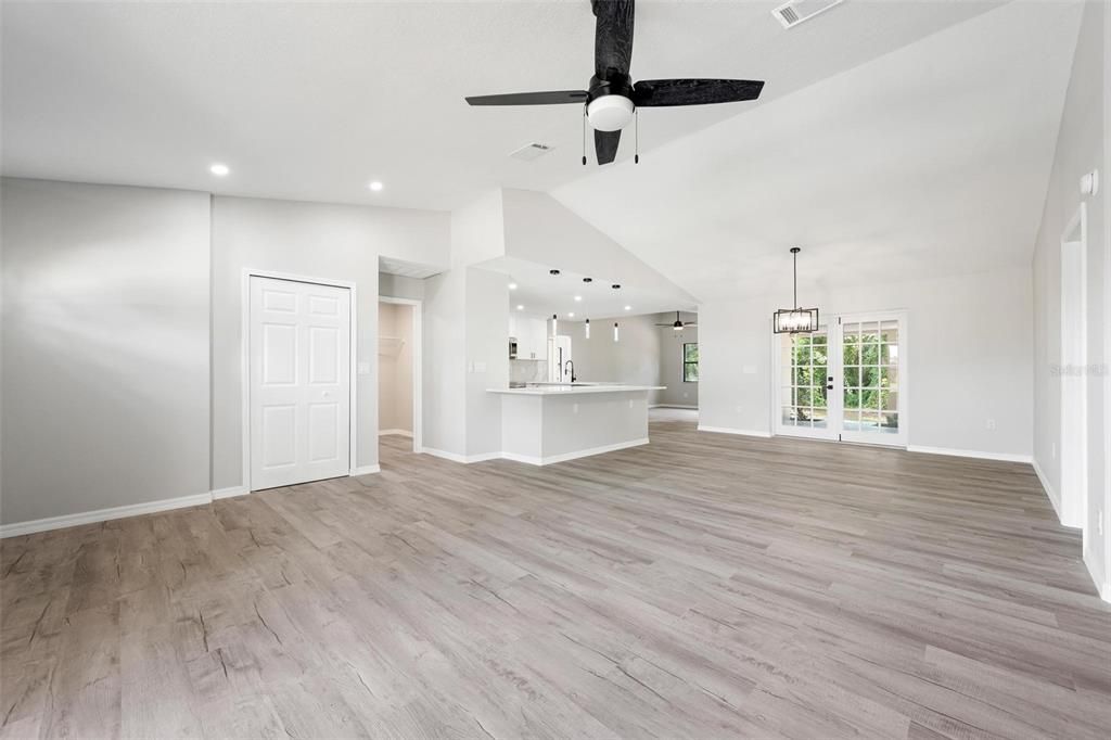 For Sale: $479,900 (3 beds, 2 baths, 1716 Square Feet)