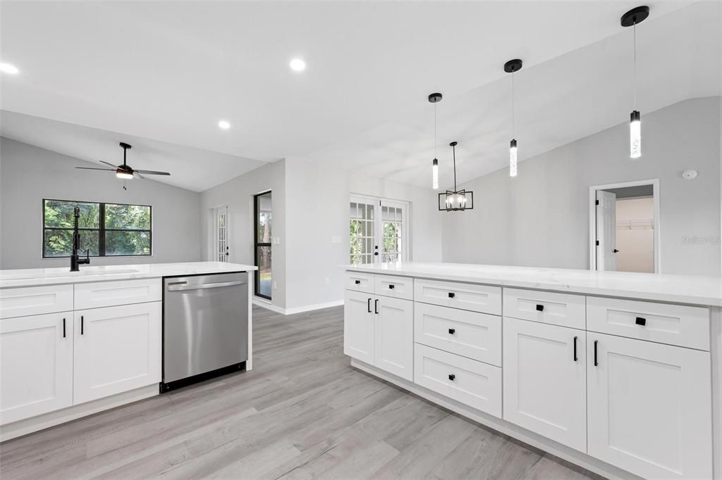 For Sale: $479,900 (3 beds, 2 baths, 1716 Square Feet)