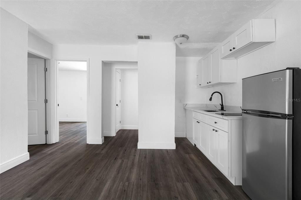 На продажу: $319,900 (3 спален, 2 ванн, 1152 Квадратных фут)