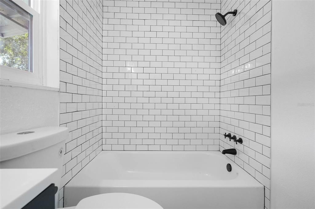 На продажу: $319,900 (3 спален, 2 ванн, 1152 Квадратных фут)