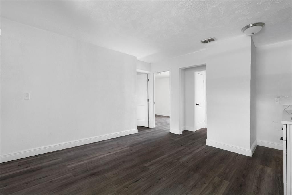 На продажу: $319,900 (3 спален, 2 ванн, 1152 Квадратных фут)