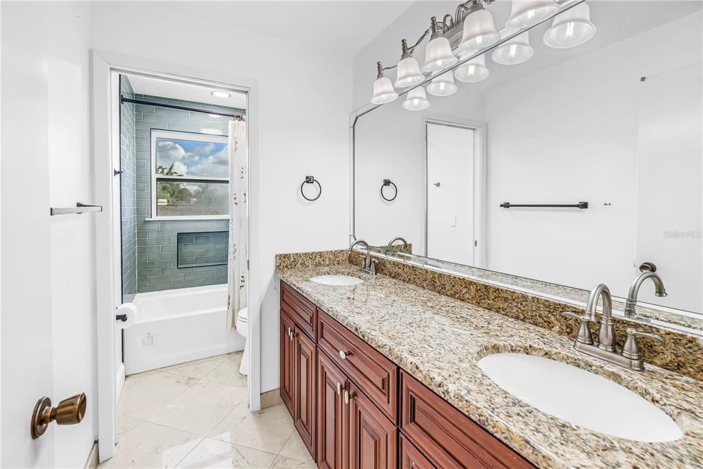 For Sale: $750,000 (5 beds, 4 baths, 3616 Square Feet)