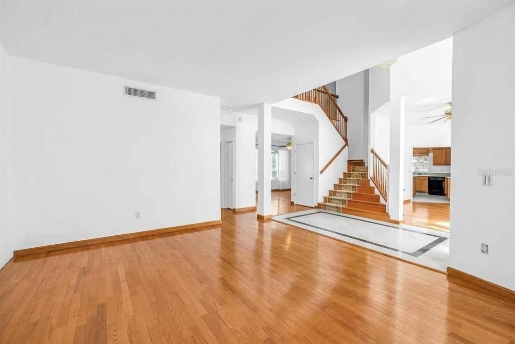 For Sale: $750,000 (5 beds, 4 baths, 3616 Square Feet)