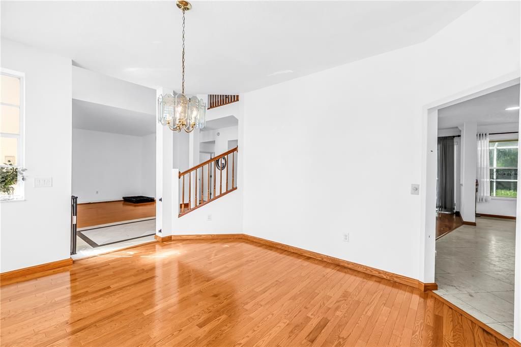 For Sale: $750,000 (5 beds, 4 baths, 3616 Square Feet)