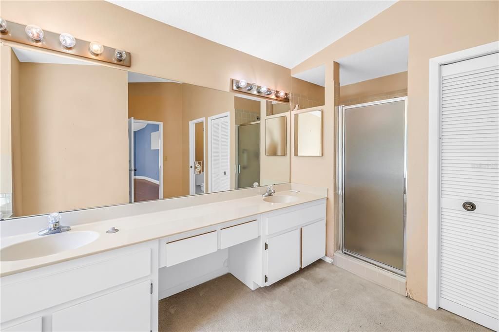 For Sale: $750,000 (5 beds, 4 baths, 3616 Square Feet)