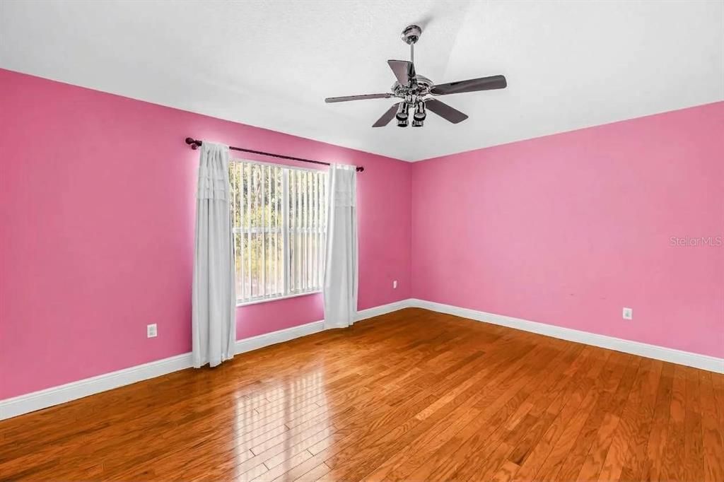For Sale: $750,000 (5 beds, 4 baths, 3616 Square Feet)