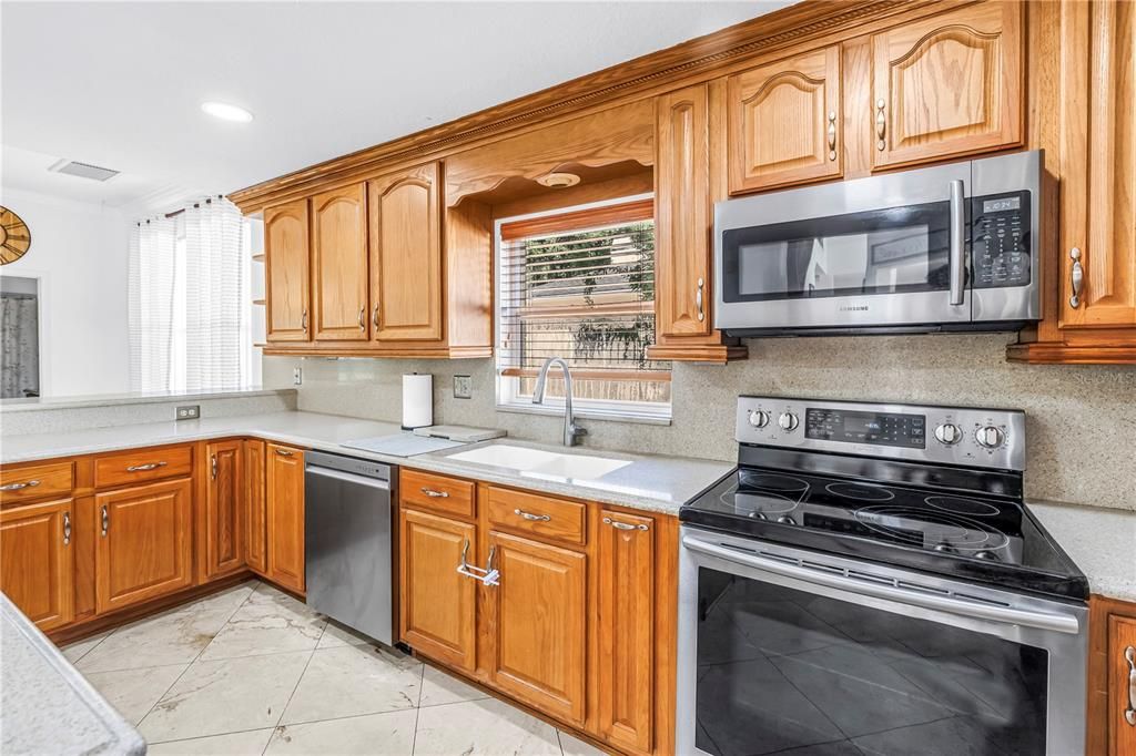 For Sale: $750,000 (5 beds, 4 baths, 3616 Square Feet)