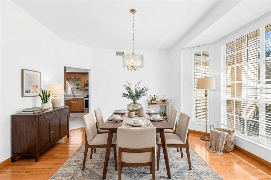 For Sale: $750,000 (5 beds, 4 baths, 3616 Square Feet)