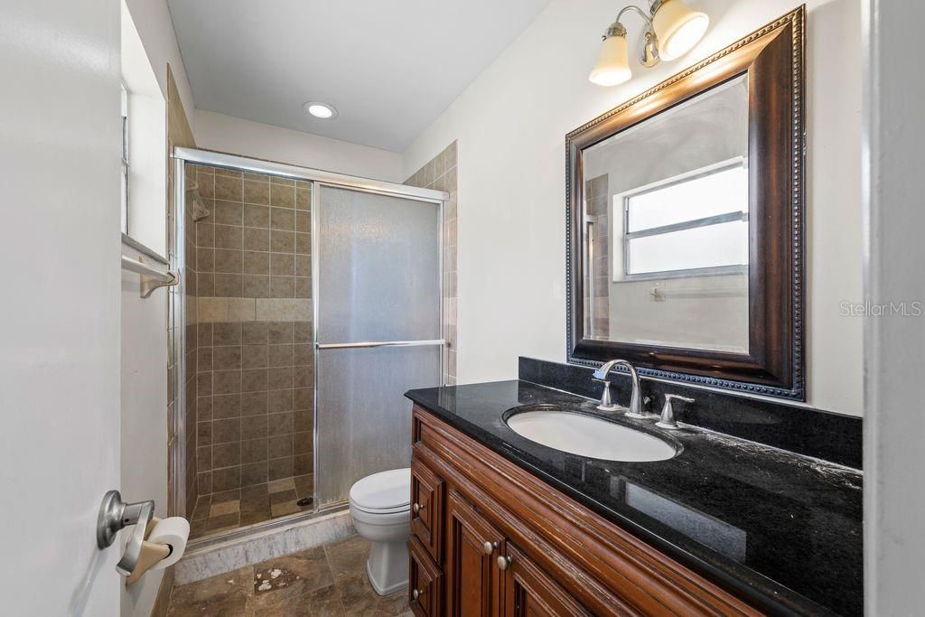 出租: $2,300 (3 贝兹, 2 浴室, 1308 平方英尺)