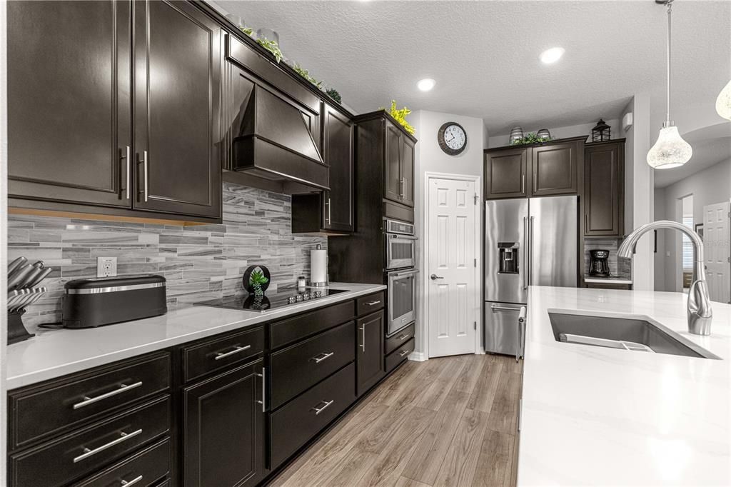 For Sale: $444,800 (2 beds, 2 baths, 1904 Square Feet)