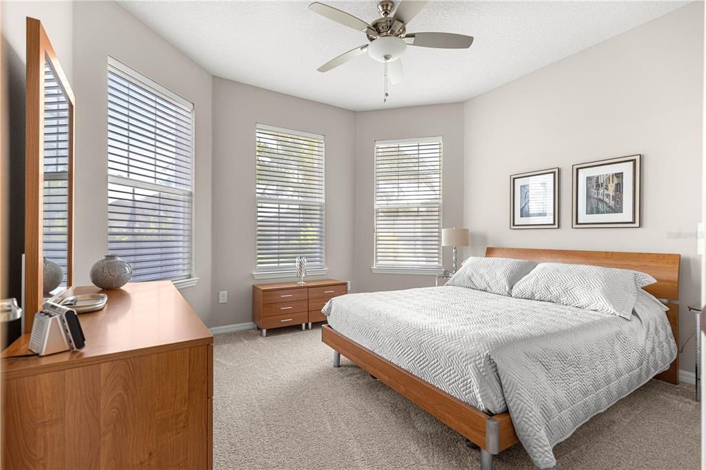 For Sale: $444,800 (2 beds, 2 baths, 1904 Square Feet)