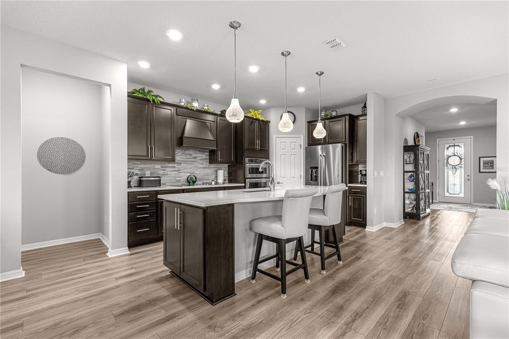 For Sale: $444,800 (2 beds, 2 baths, 1904 Square Feet)