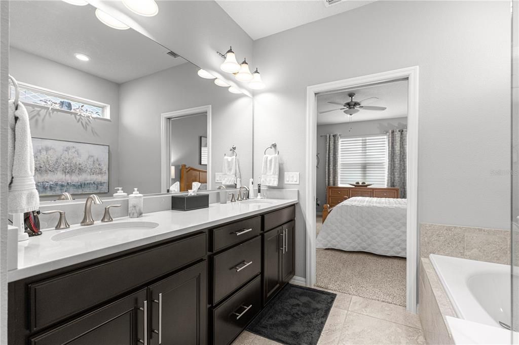 For Sale: $444,800 (2 beds, 2 baths, 1904 Square Feet)