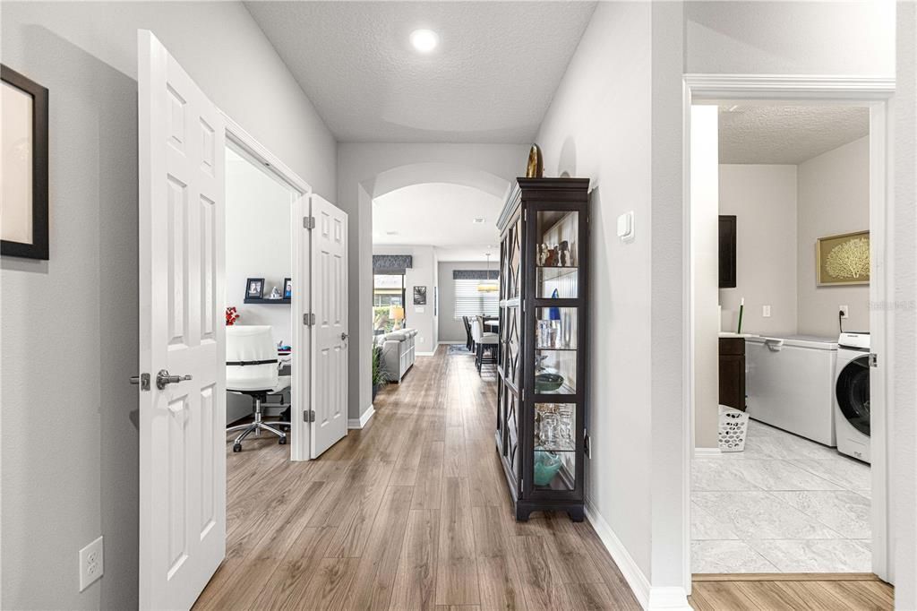 For Sale: $444,800 (2 beds, 2 baths, 1904 Square Feet)