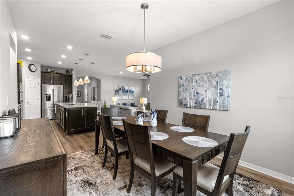 For Sale: $444,800 (2 beds, 2 baths, 1904 Square Feet)