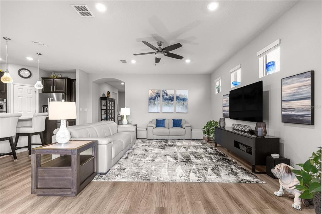For Sale: $444,800 (2 beds, 2 baths, 1904 Square Feet)