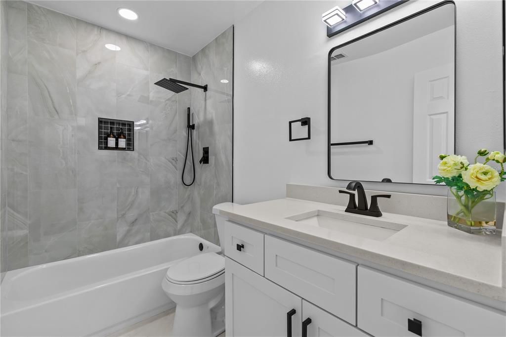 На продажу: $365,900 (3 спален, 2 ванн, 1572 Квадратных фут)