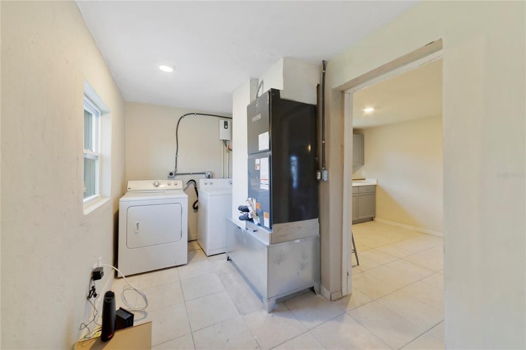 For Rent: $750 (1 beds, 1 baths, 1025 Square Feet)