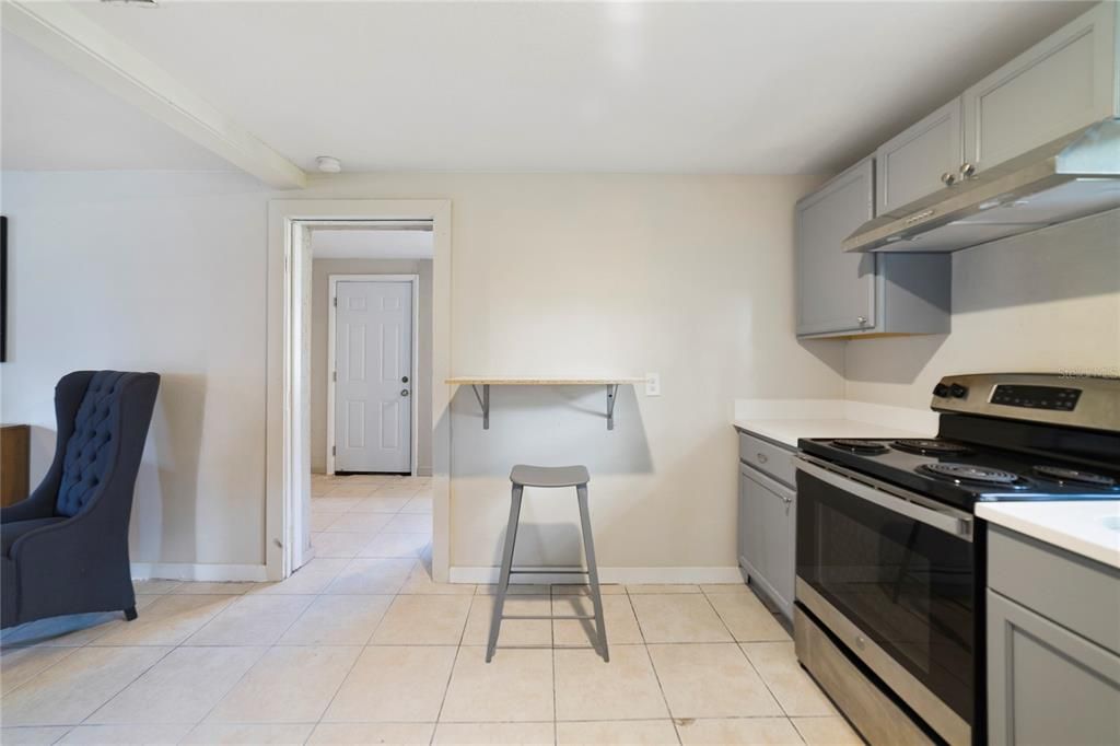For Rent: $750 (1 beds, 1 baths, 1025 Square Feet)
