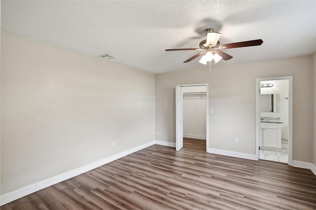For Sale: $319,410 (4 beds, 2 baths, 1697 Square Feet)
