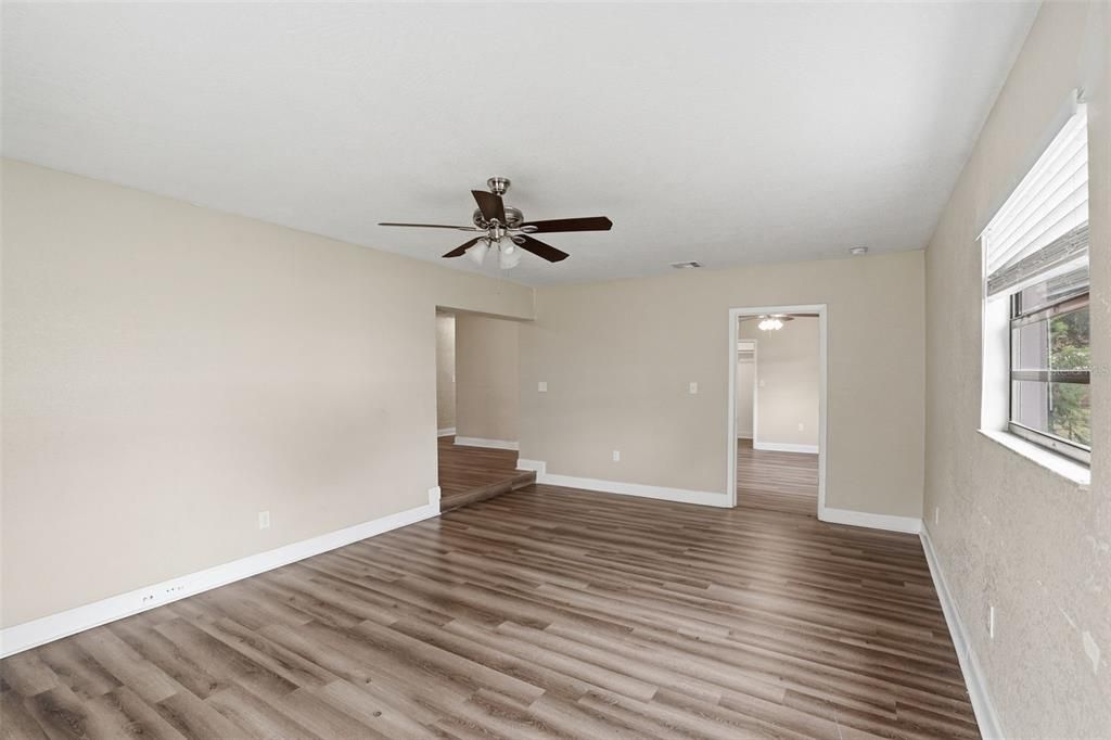 For Sale: $319,410 (4 beds, 2 baths, 1697 Square Feet)