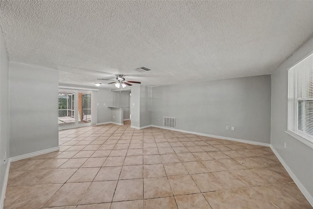 For Sale: $284,900 (3 beds, 2 baths, 1354 Square Feet)