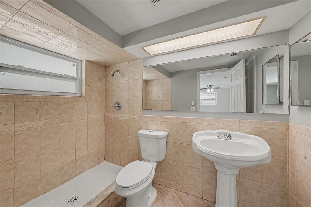 For Sale: $284,900 (3 beds, 2 baths, 1354 Square Feet)