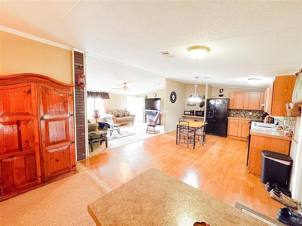 For Rent: $2,250 (3 beds, 2 baths, 1620 Square Feet)