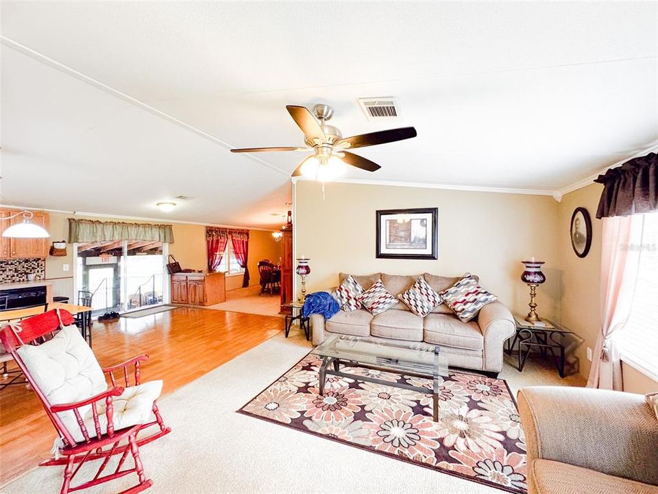 For Rent: $2,250 (3 beds, 2 baths, 1620 Square Feet)