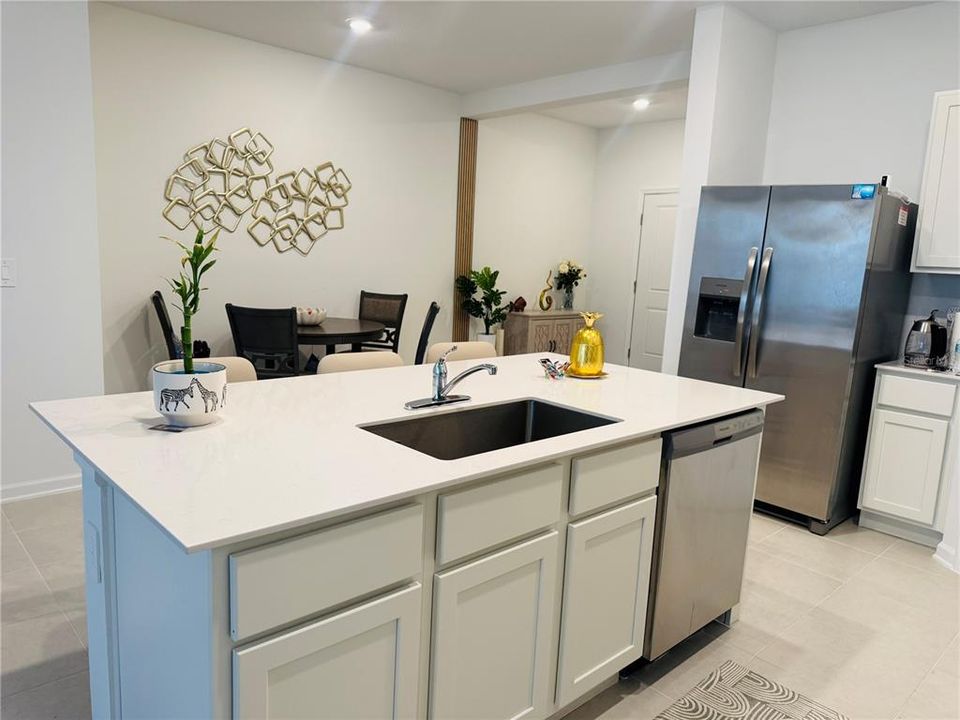 For Rent: $2,000 (3 beds, 2 baths, 1630 Square Feet)