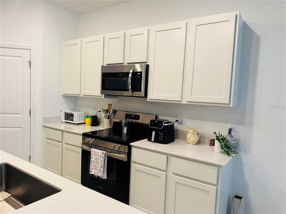 For Rent: $2,000 (3 beds, 2 baths, 1630 Square Feet)