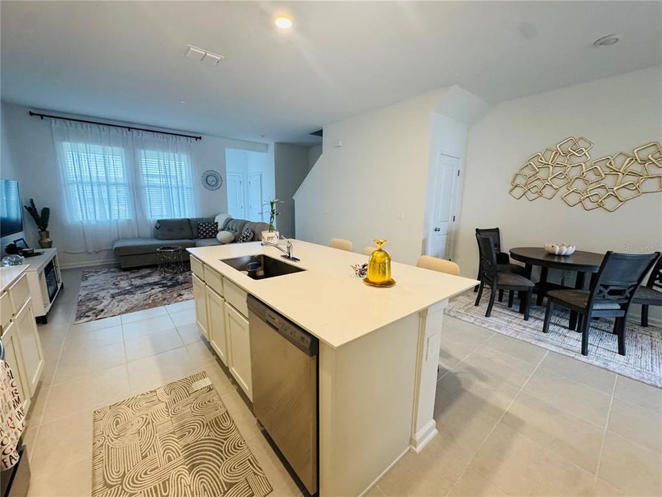 For Rent: $2,000 (3 beds, 2 baths, 1630 Square Feet)