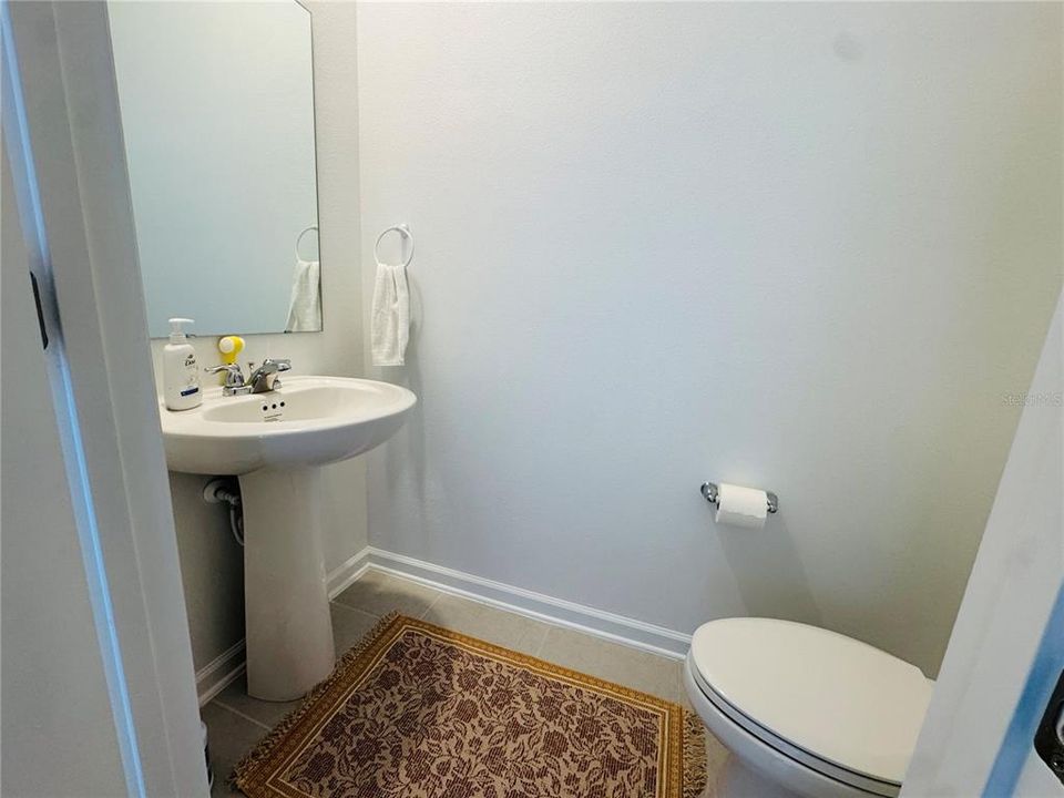 For Rent: $2,000 (3 beds, 2 baths, 1630 Square Feet)