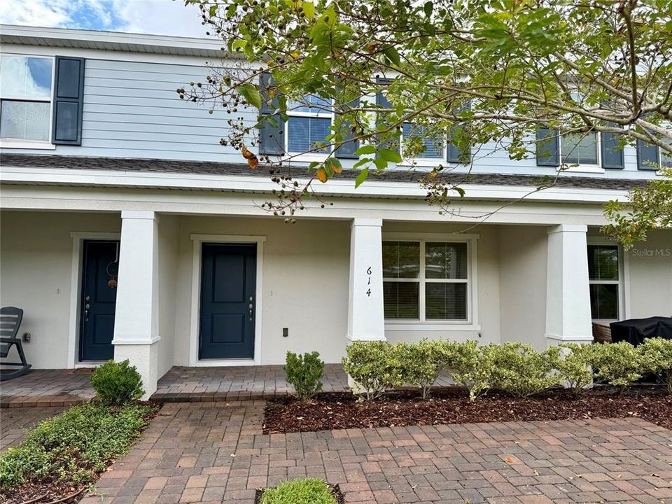 For Rent: $1,995 (2 beds, 2 baths, 1296 Square Feet)