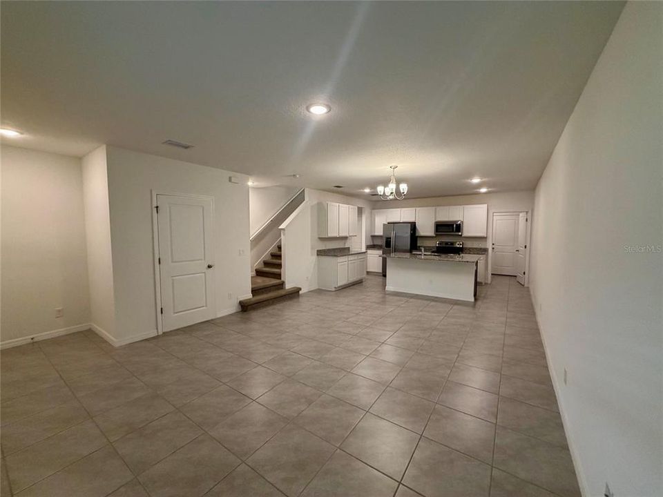 For Rent: $1,995 (2 beds, 2 baths, 1296 Square Feet)