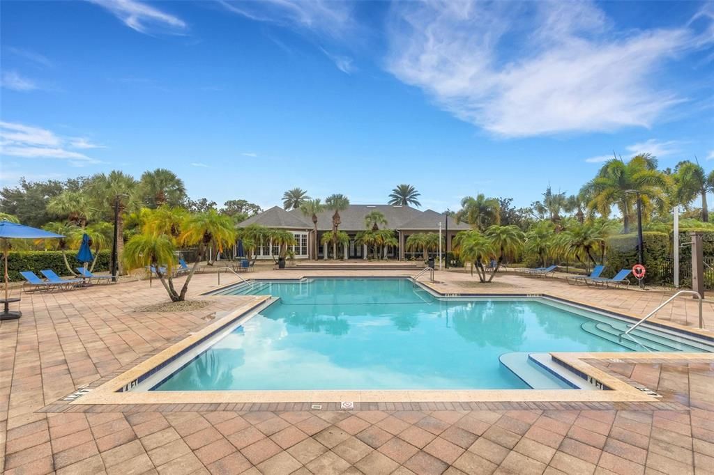 For Sale: $249,500 (2 beds, 2 baths, 996 Square Feet)