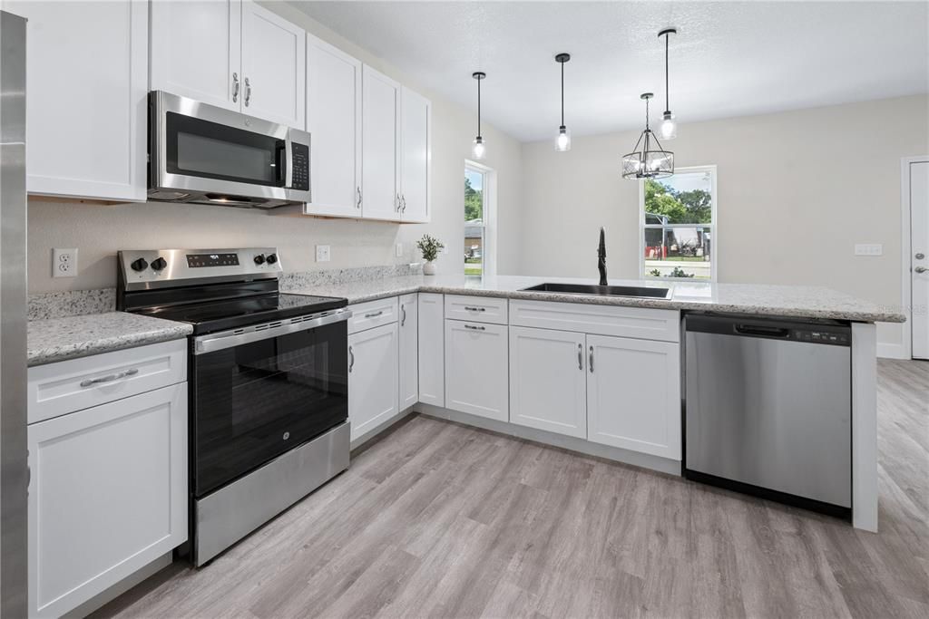 For Sale: $274,900 (3 beds, 2 baths, 1540 Square Feet)