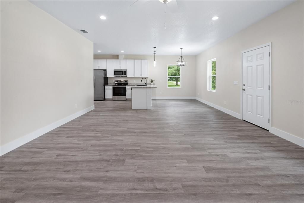 For Sale: $274,900 (3 beds, 2 baths, 1540 Square Feet)