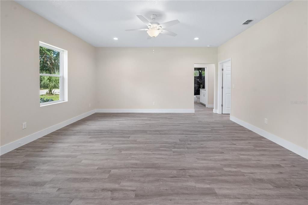 For Sale: $274,900 (3 beds, 2 baths, 1540 Square Feet)