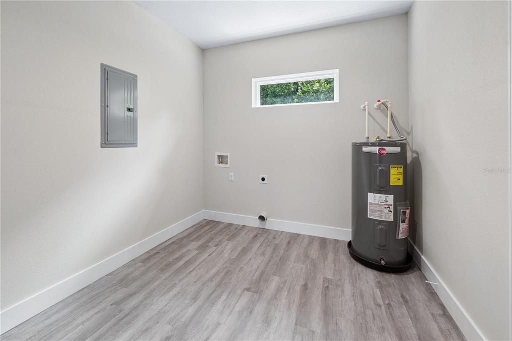 For Sale: $274,900 (3 beds, 2 baths, 1540 Square Feet)