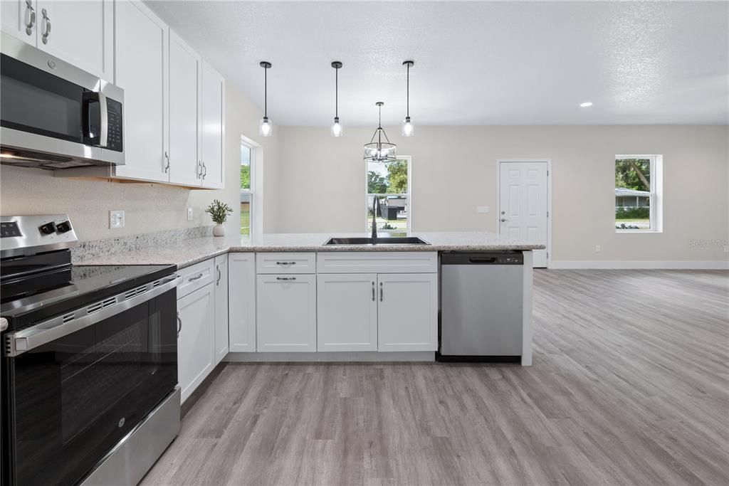 For Sale: $274,900 (3 beds, 2 baths, 1540 Square Feet)